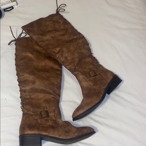 KNEE HIGH BROWN BOOTS